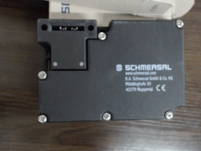 SCHMERSAL azm-161cc-12-12rka-024
