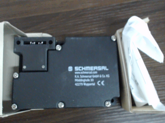 SCHMERSAL azm-161sk-12-03rka-024