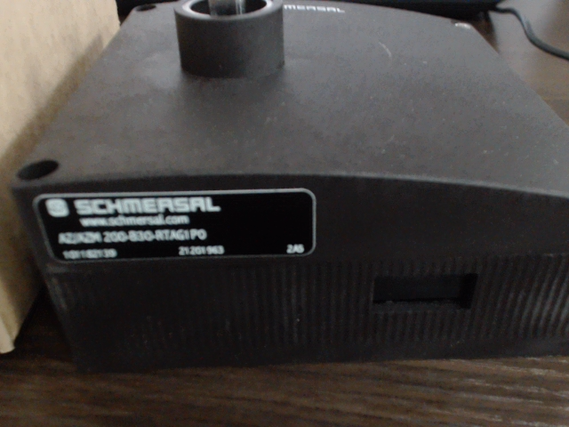 SCHMERSAL az-azm-200-b30-rtag1p0