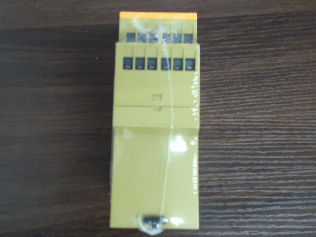 PNOZ X3 24VAC 24VDC 3n/o 1n/c 1so图片