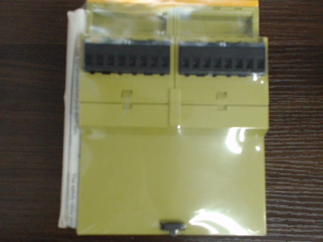 PNOZ XV3.1P 30/24VDC 3n/o 1n/c 2n/o t图片
