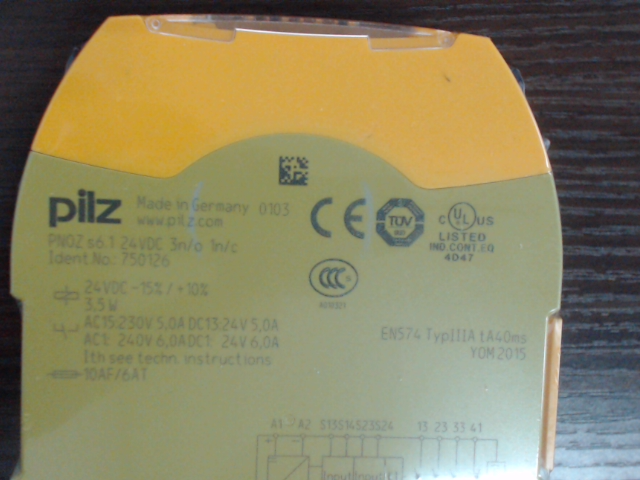 PNOZ s6.1 24VDC 3 n/o 1 n/c图片