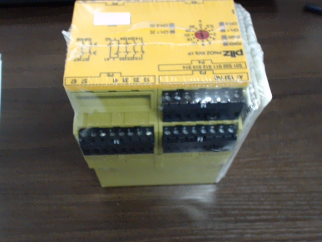 PNOZ XV3.1P 30/24-240VACDC 3no 1nc 2no t图片