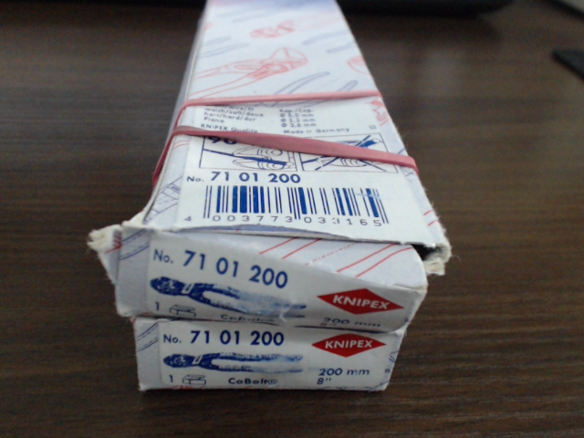 7101200图片