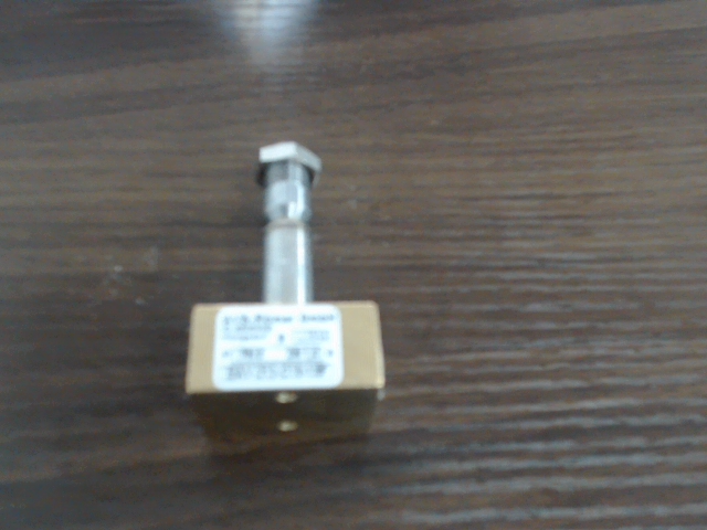 EAV-213-C18-1/8F图片
