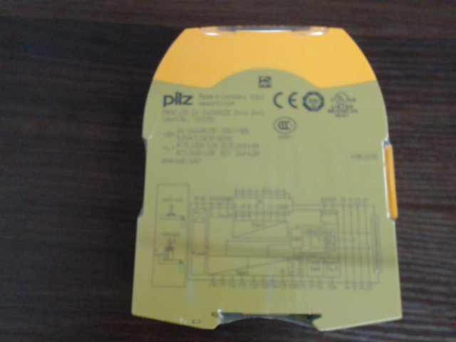 PNOZ s30 24-240VACDC 2 n/o 2 n/c图片