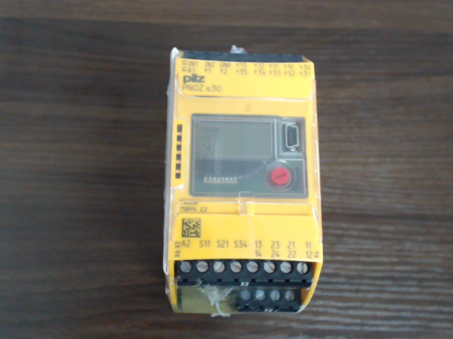 PNOZ s30 24-240VACDC 2 n/o 2 n/c图片