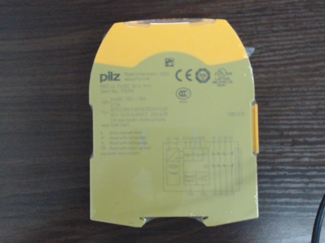 PNOZ s4 24VDC 3 n/o 1 n/c图片